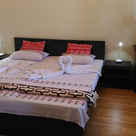 Edelweiss Guesthouse, Glamping And Camping Suhaia Екстер'єр фото