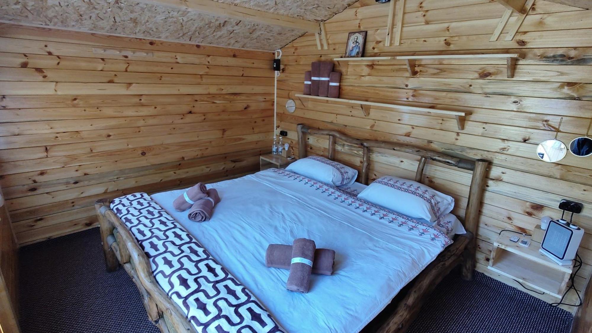 Edelweiss Guesthouse, Glamping And Camping Suhaia Екстер'єр фото