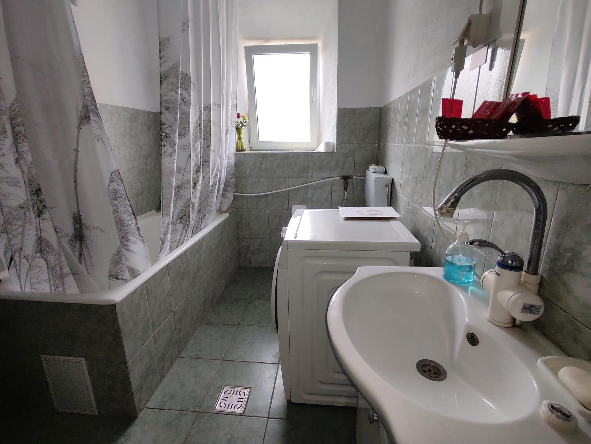 Edelweiss Guesthouse, Glamping And Camping Suhaia Екстер'єр фото