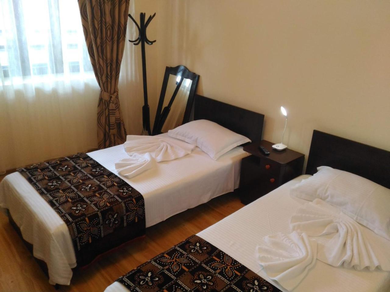 Edelweiss Guesthouse, Glamping And Camping Suhaia Екстер'єр фото