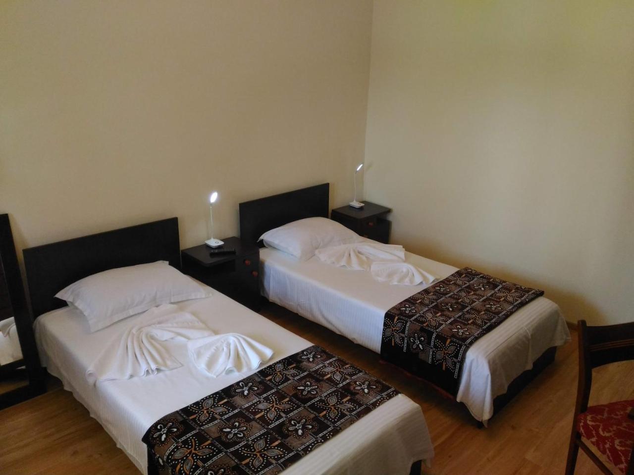 Edelweiss Guesthouse, Glamping And Camping Suhaia Екстер'єр фото