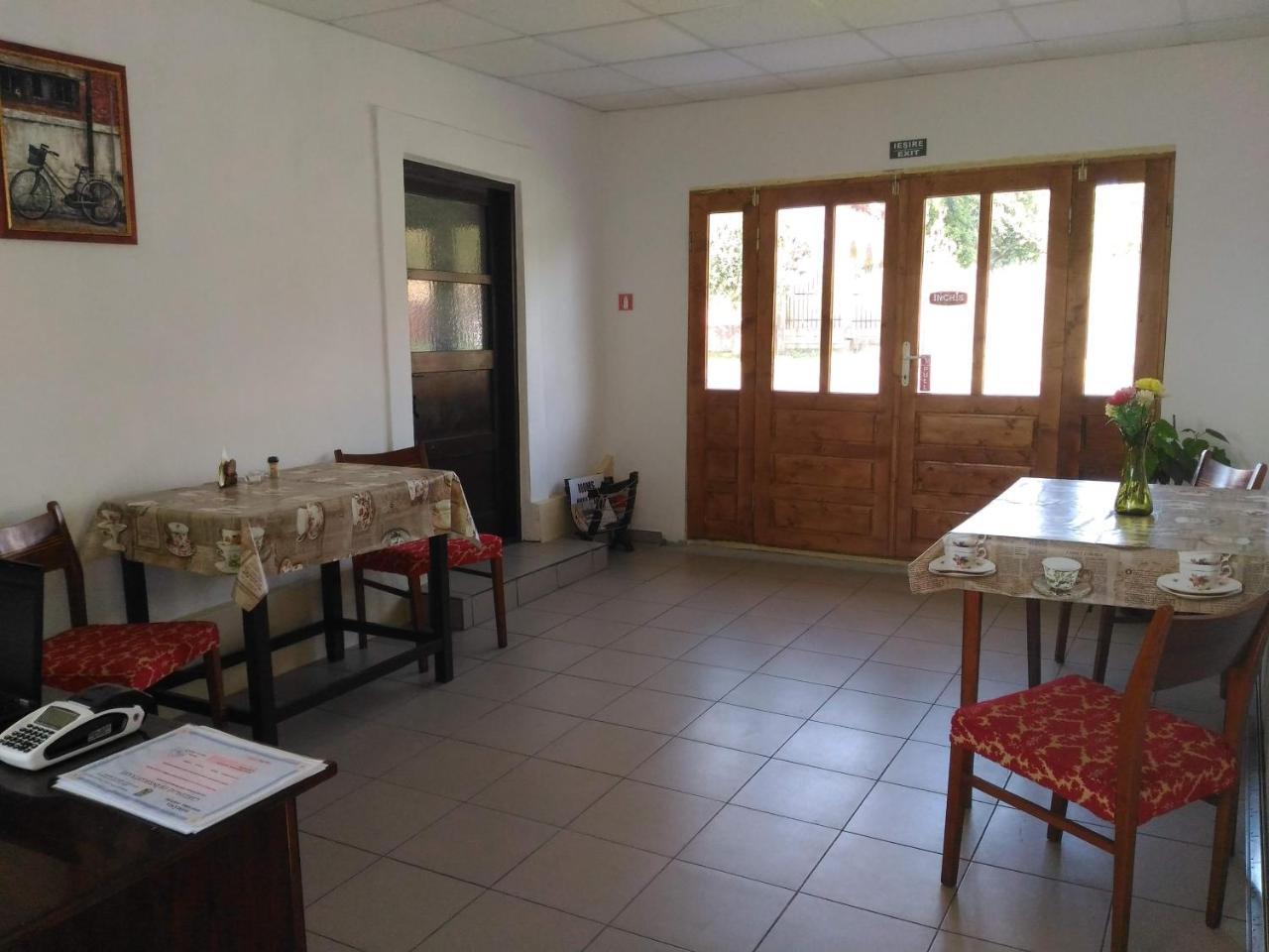 Edelweiss Guesthouse, Glamping And Camping Suhaia Екстер'єр фото