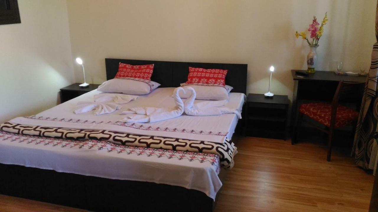 Edelweiss Guesthouse, Glamping And Camping Suhaia Екстер'єр фото